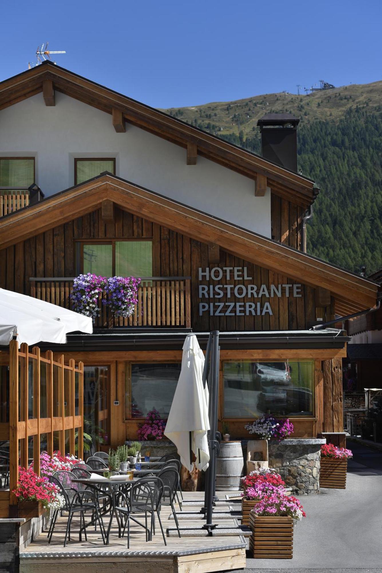 Hotel Galli'S - Centro Livigno Buitenkant foto